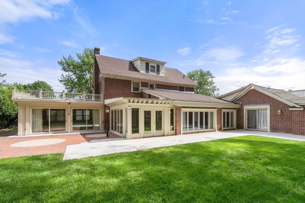 Property Photo: 11 Hancock Hill Dr MA 01609