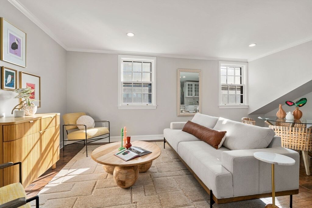 Property Photo:  27 Bowdoin St 5  MA 02114 