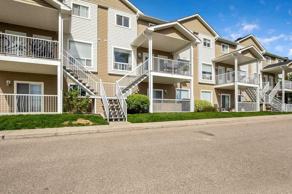 Property Photo: 106 Sunrise Terrace NE AB T1V 0C3