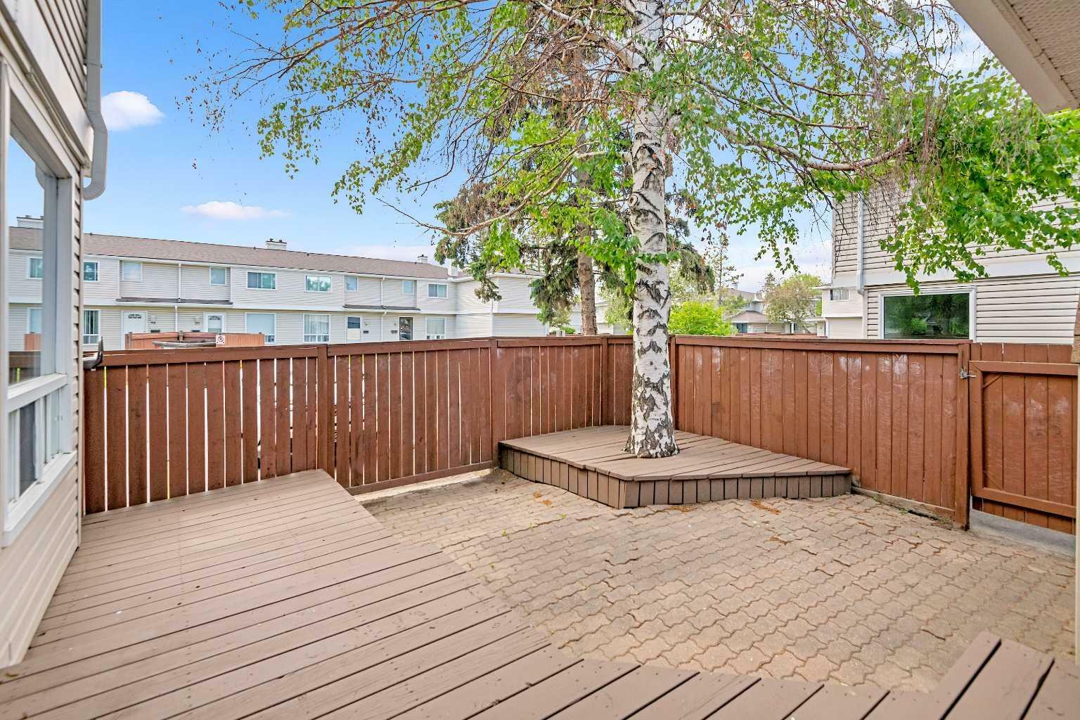 Photo de la propriété: 1155 Falconridge Drive NE 28 AB T3J 1E1