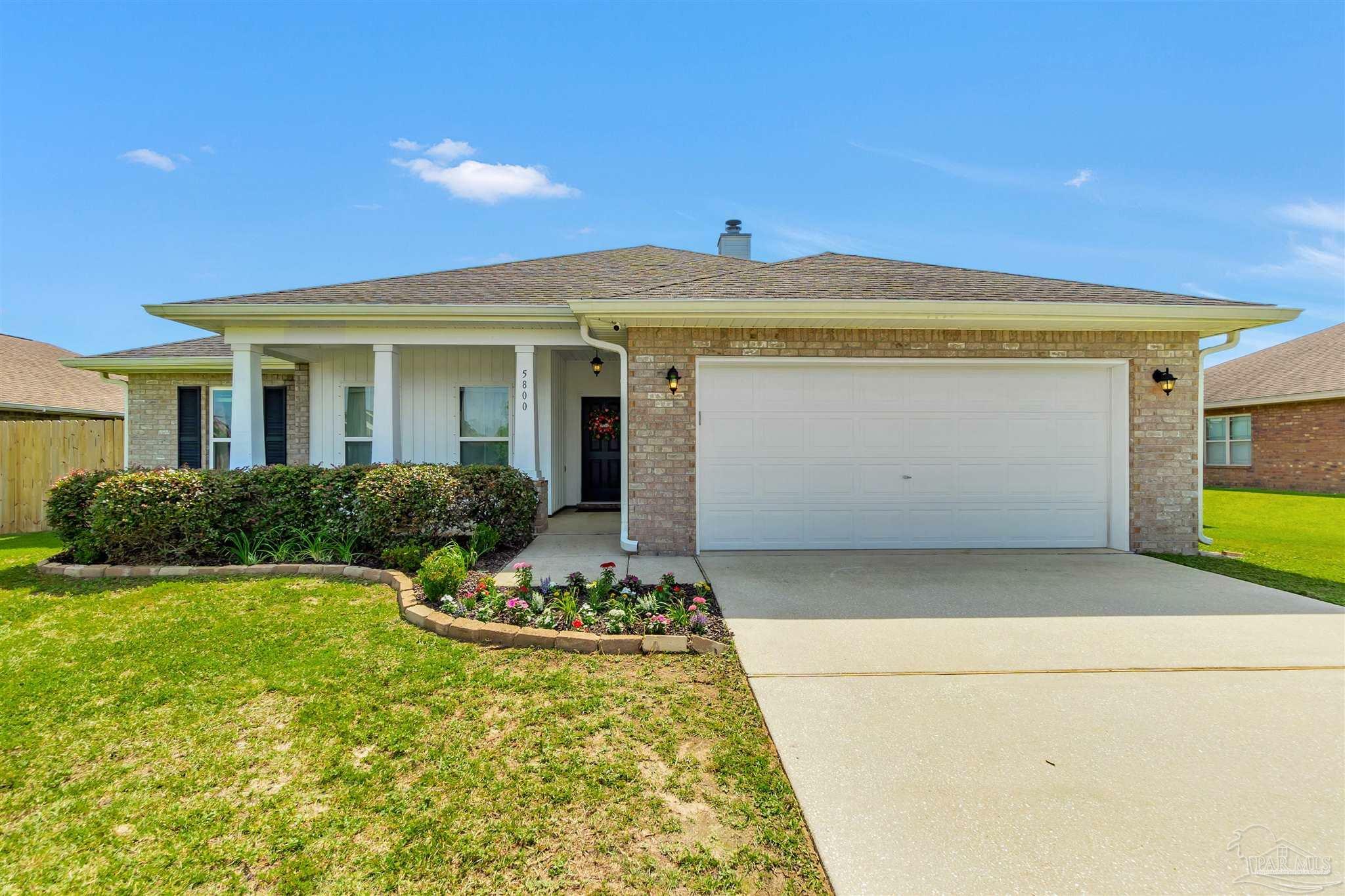 Property Photo: 5800 Glenby Ct FL 32571