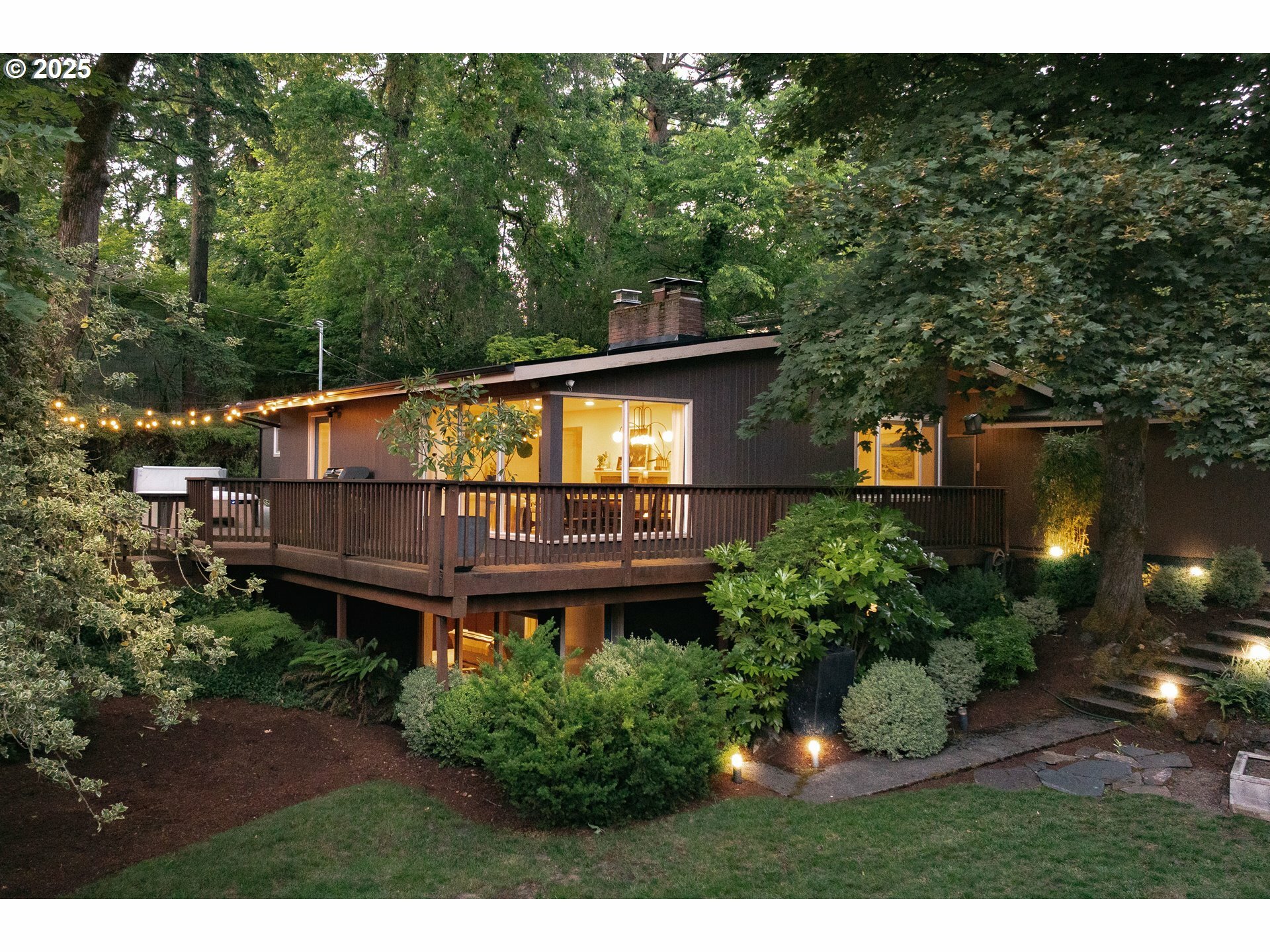 Property Photo: 5431 SW Alfred St OR 97219