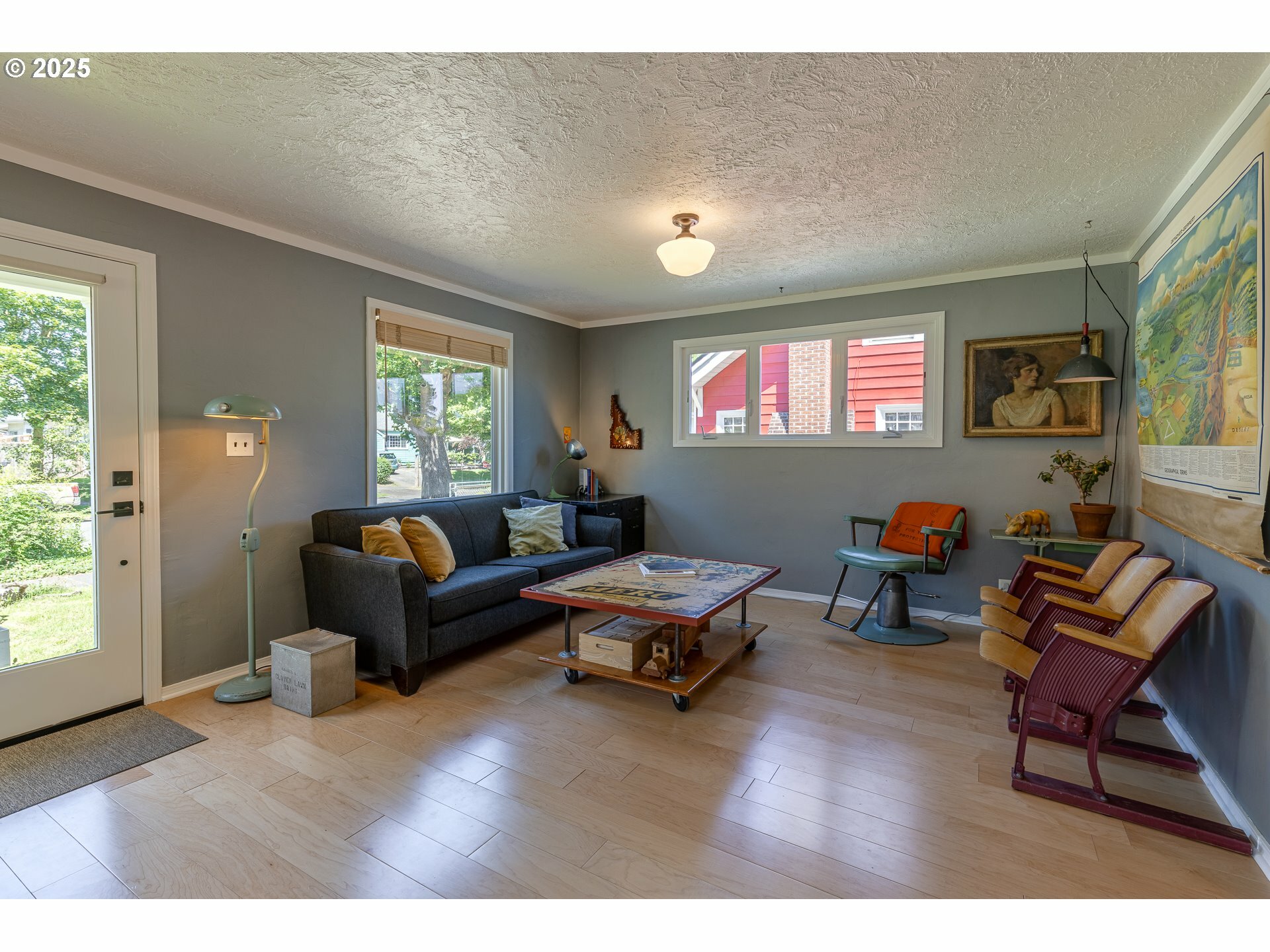 Property Photo: 5804 N Delaware Ave OR 97217