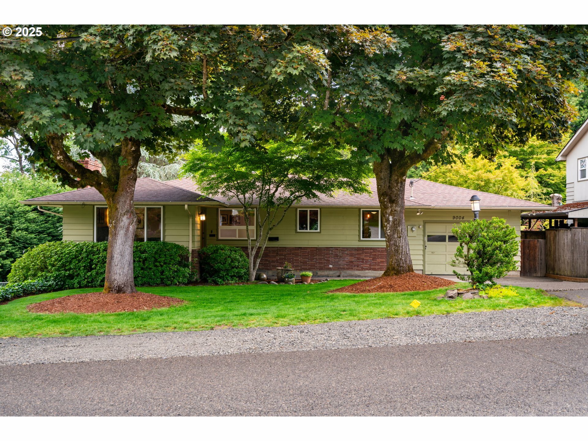 Property Photo: 9004 SW 36th Ave OR 97219