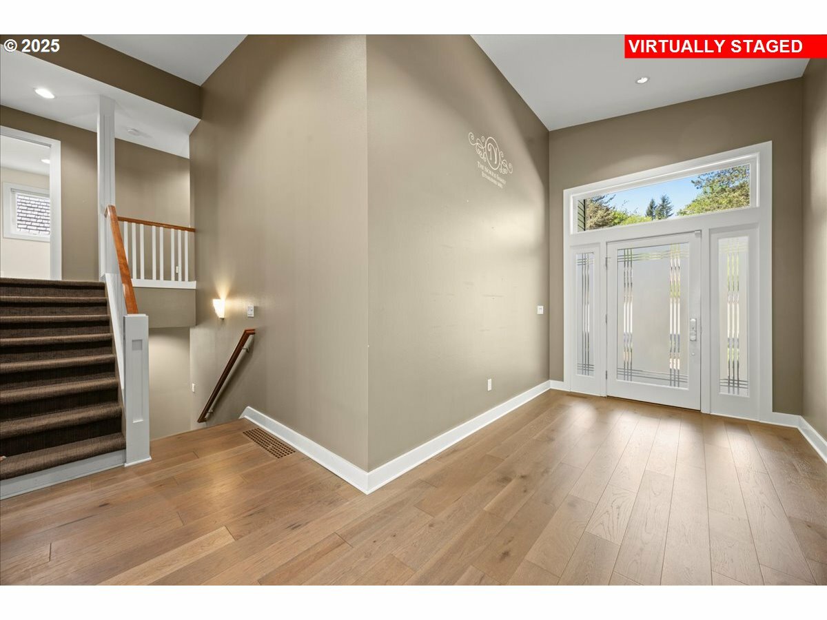 Property Photo: 17739 Cardinal Dr OR 97034