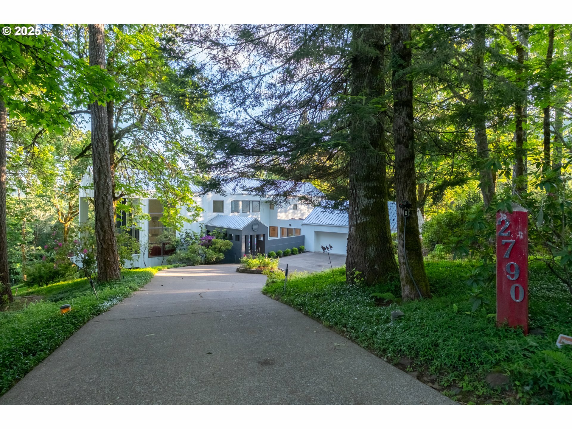 Property Photo: 2790 NW Sulphur Springs Rd OR 97330