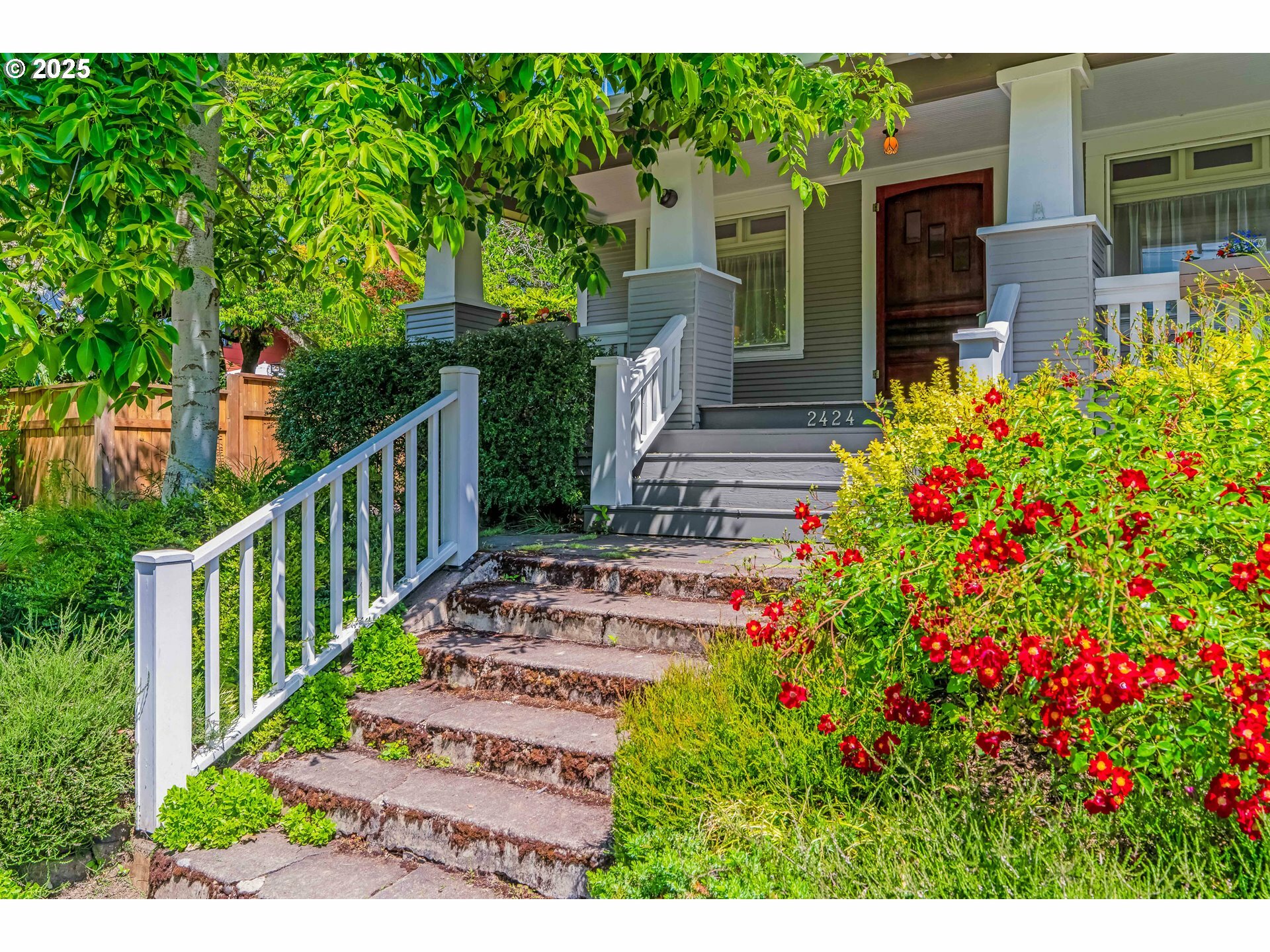 Property Photo: 2424 NE 41st Ave OR 97212