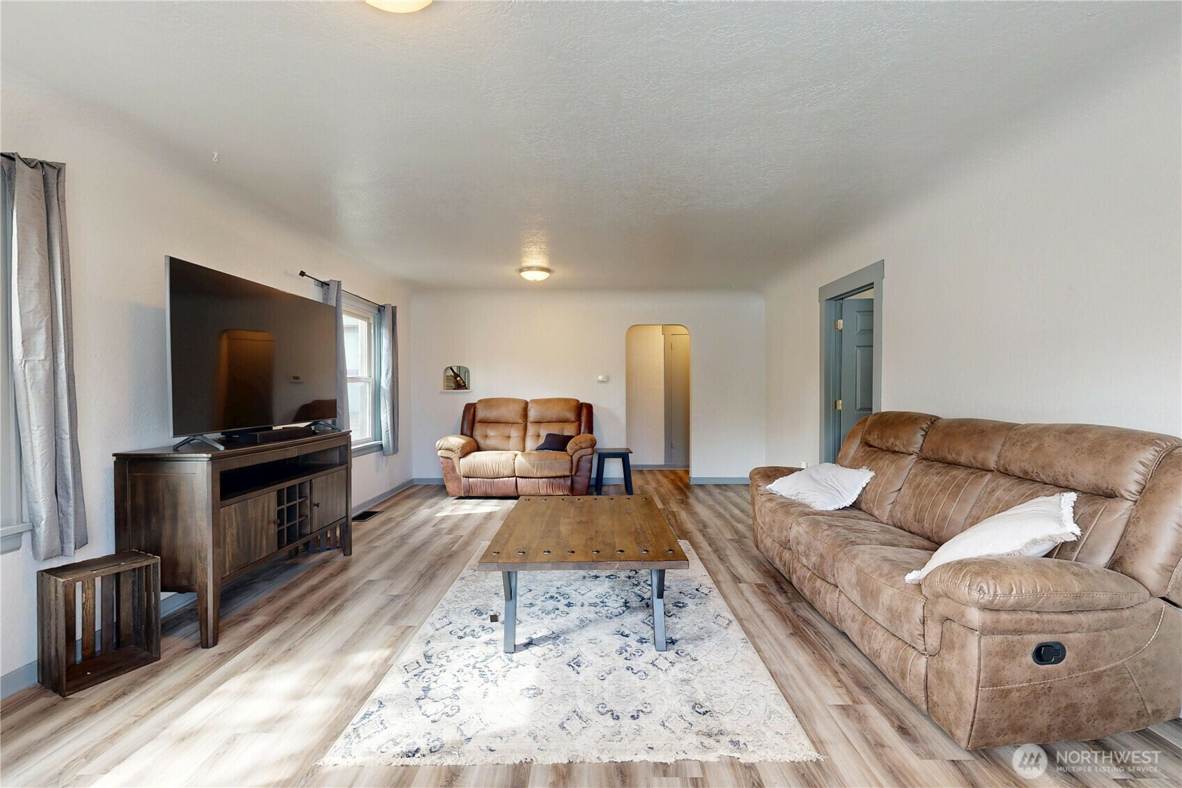 Property Photo: 520 S 2nd Avenue WA 99362