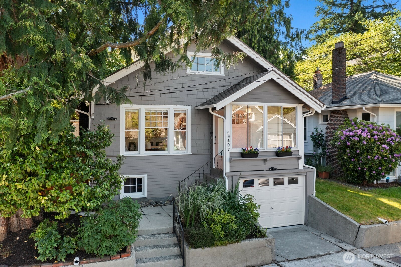 Property Photo: 4607 1st Avenue NE WA 98105