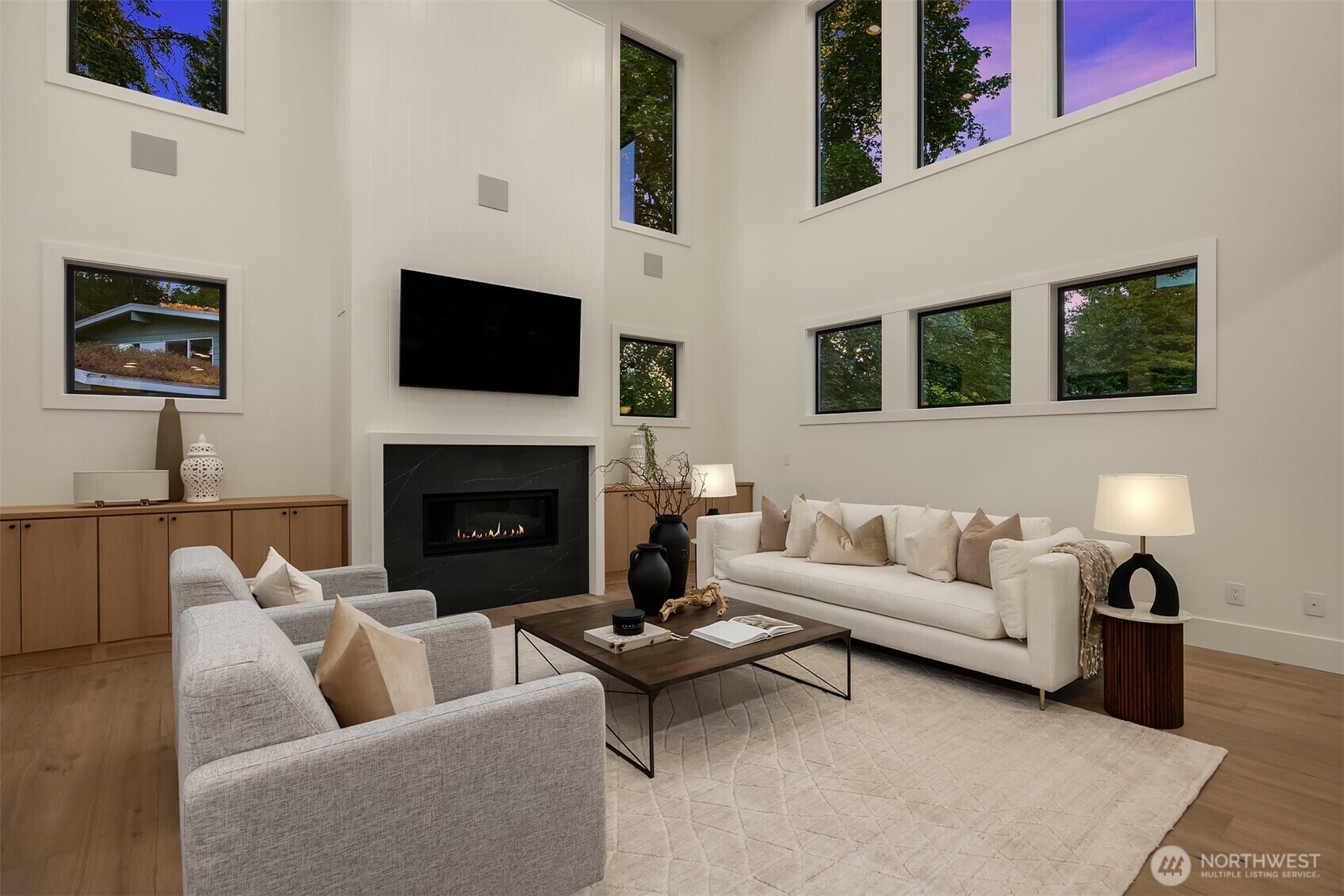 Property Photo: 627 155th Avenue SE WA 98007