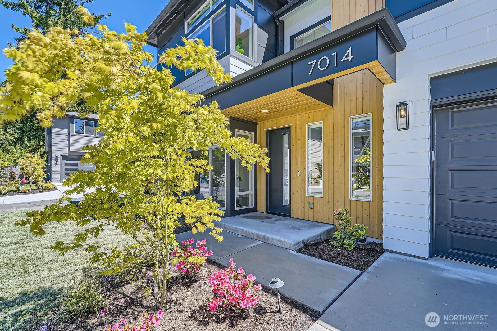 Property Photo: 7014 125th Lane NE WA 98033