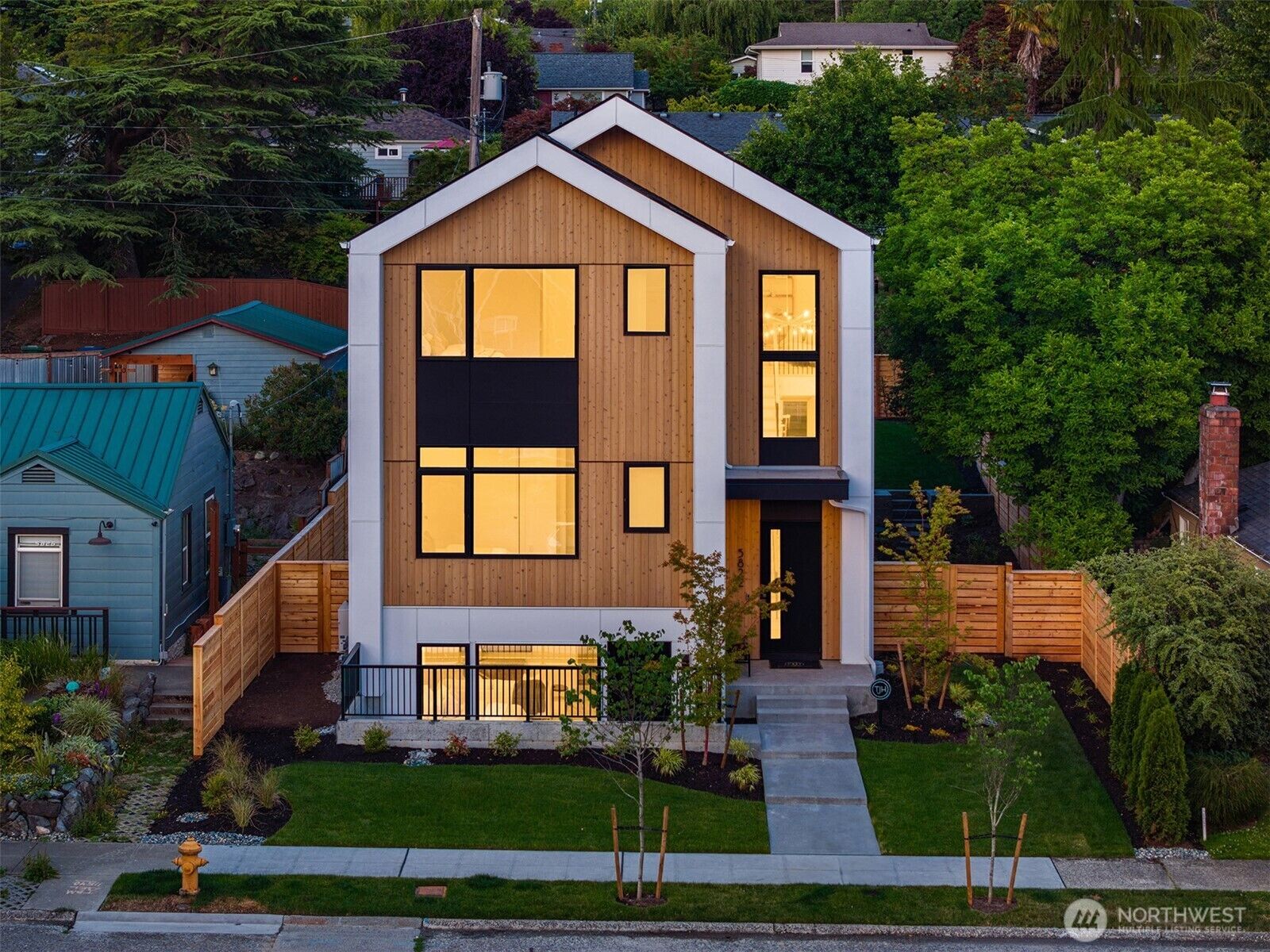 Property Photo: 5822 56th Avenue NE WA 98105