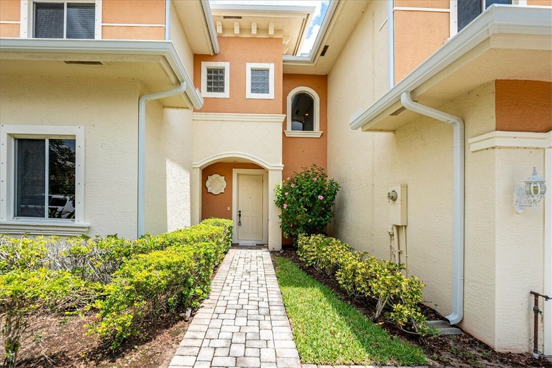 Property Photo: 2597 Stockbridge Square SW 2597 FL 32962
