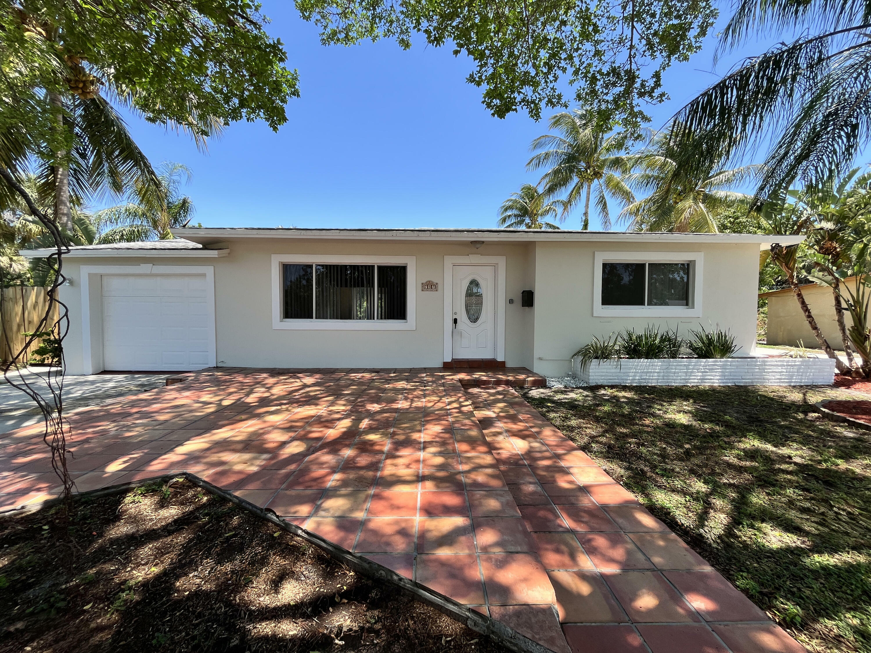 Property Photo: 737 Ilex Court FL 33403