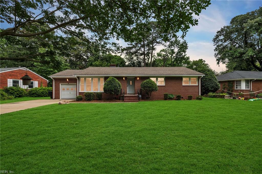 Property Photo: 2425 Bidgood Dr VA 23703