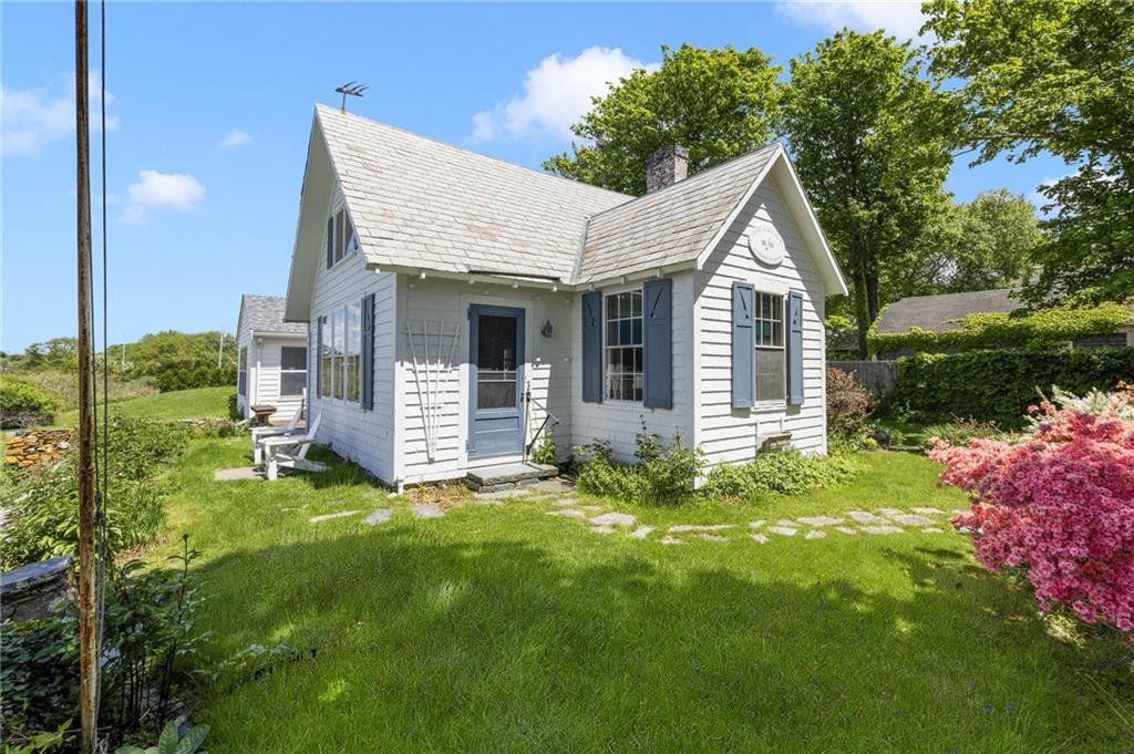 Property Photo:  10 Casey Court  RI 02840 