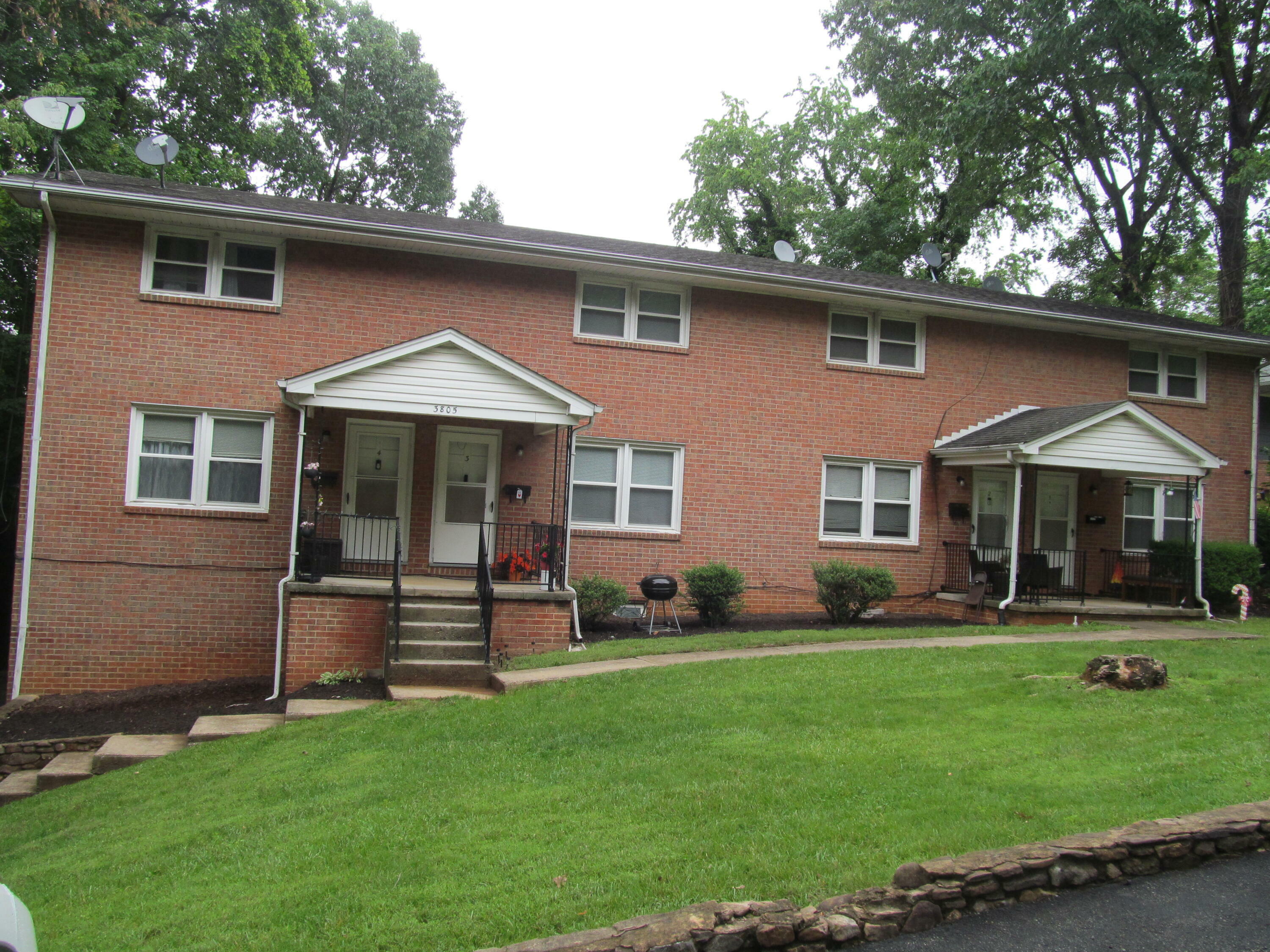Property Photo: 3805 Grandview Ave NW VA 24012
