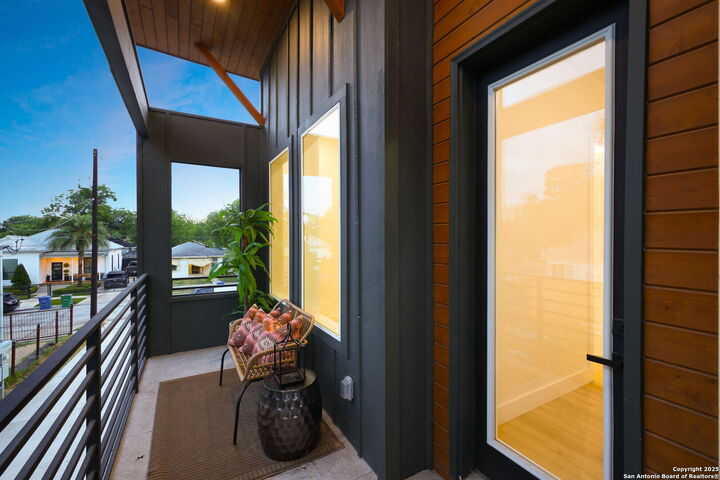 Property Photo: 514 Dakota 3 TX 78203