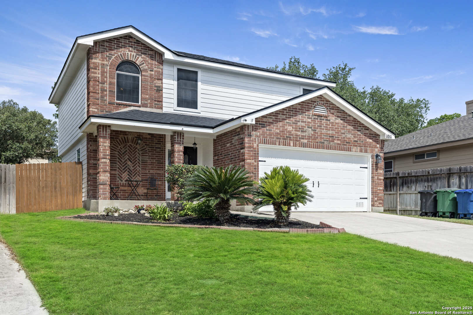 Property Photo: 1011 Cat Mesa TX 78251