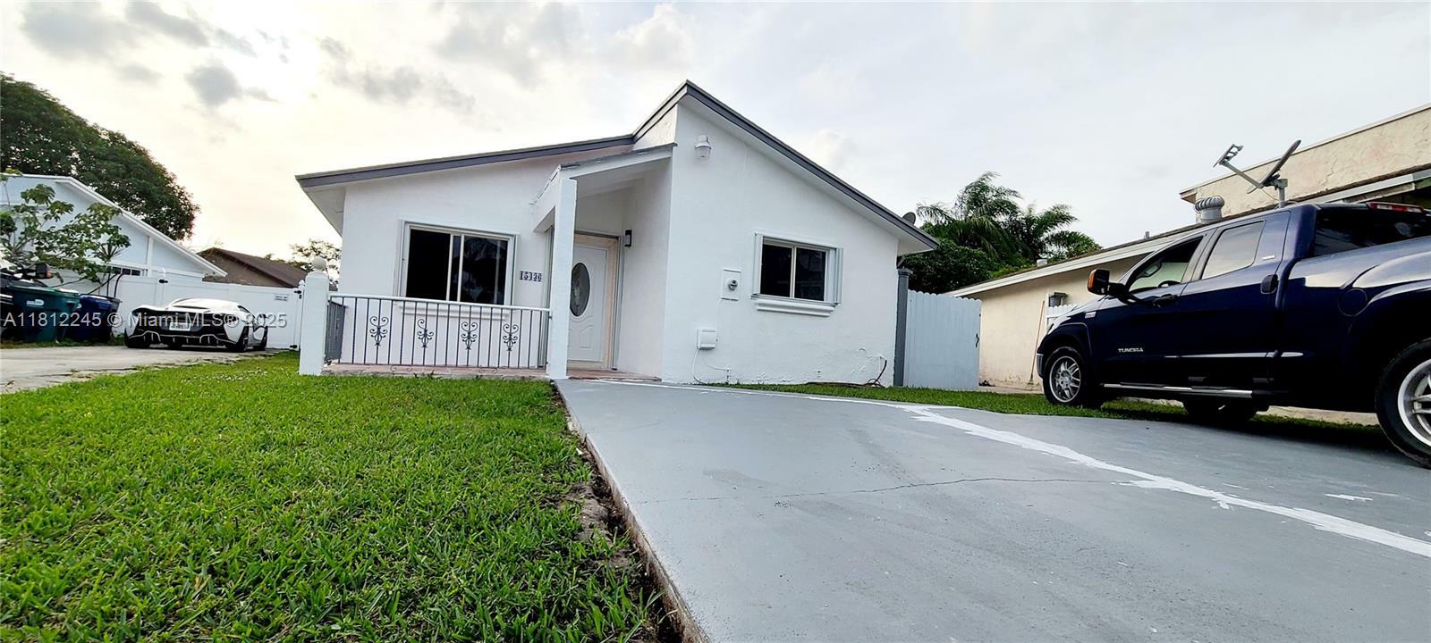 Property Photo: 15436 SW 112th Pl FL 33157