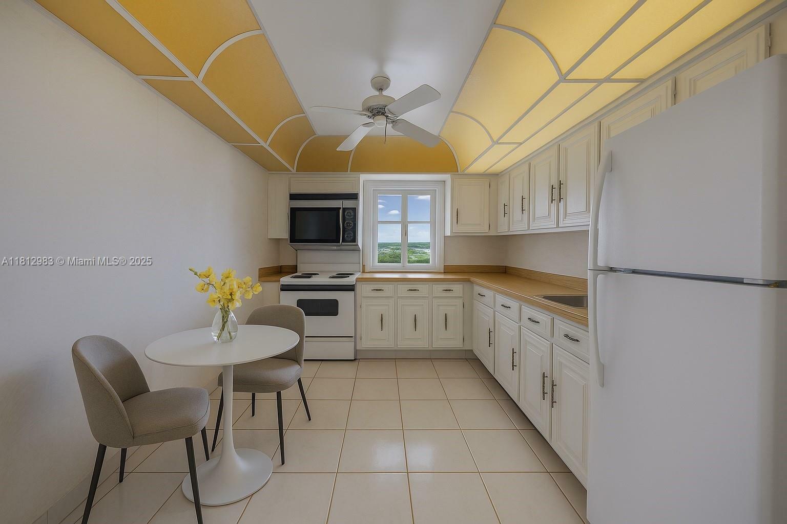 Property Photo: 800 Parkview Dr 729 FL 33009