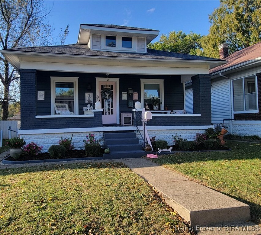 Property Photo: 2303 Reno Avenue IN 47150