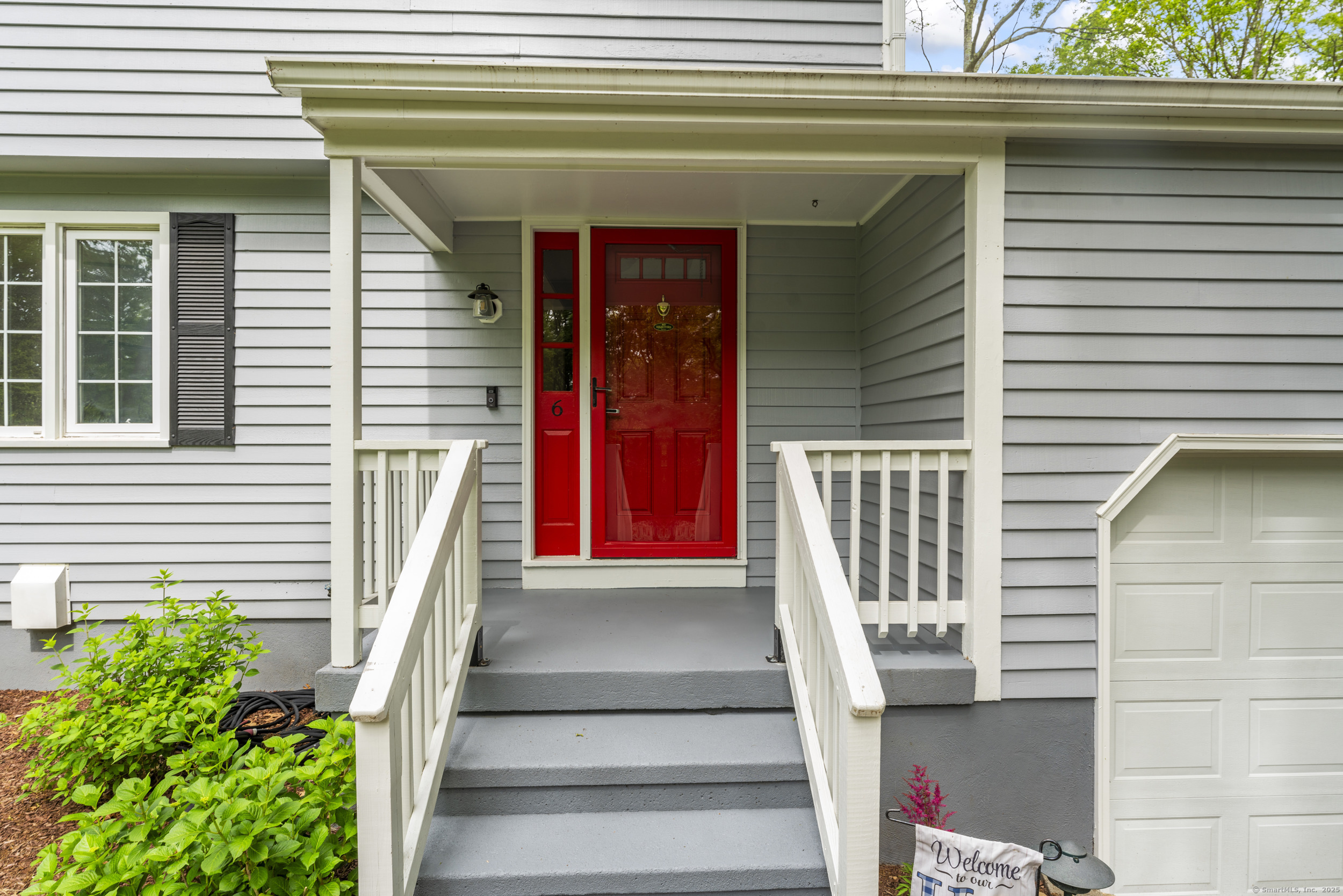 Property Photo:  6 Stoneywood Drive  CT 06357 