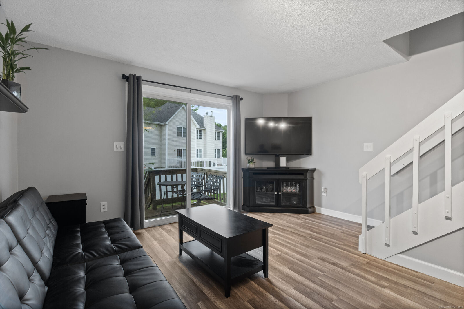 Property Photo:  236 East Street Apt B2  CT 06062 