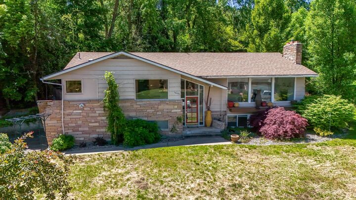 10401 N College Cir  Spokane WA 99218 photo