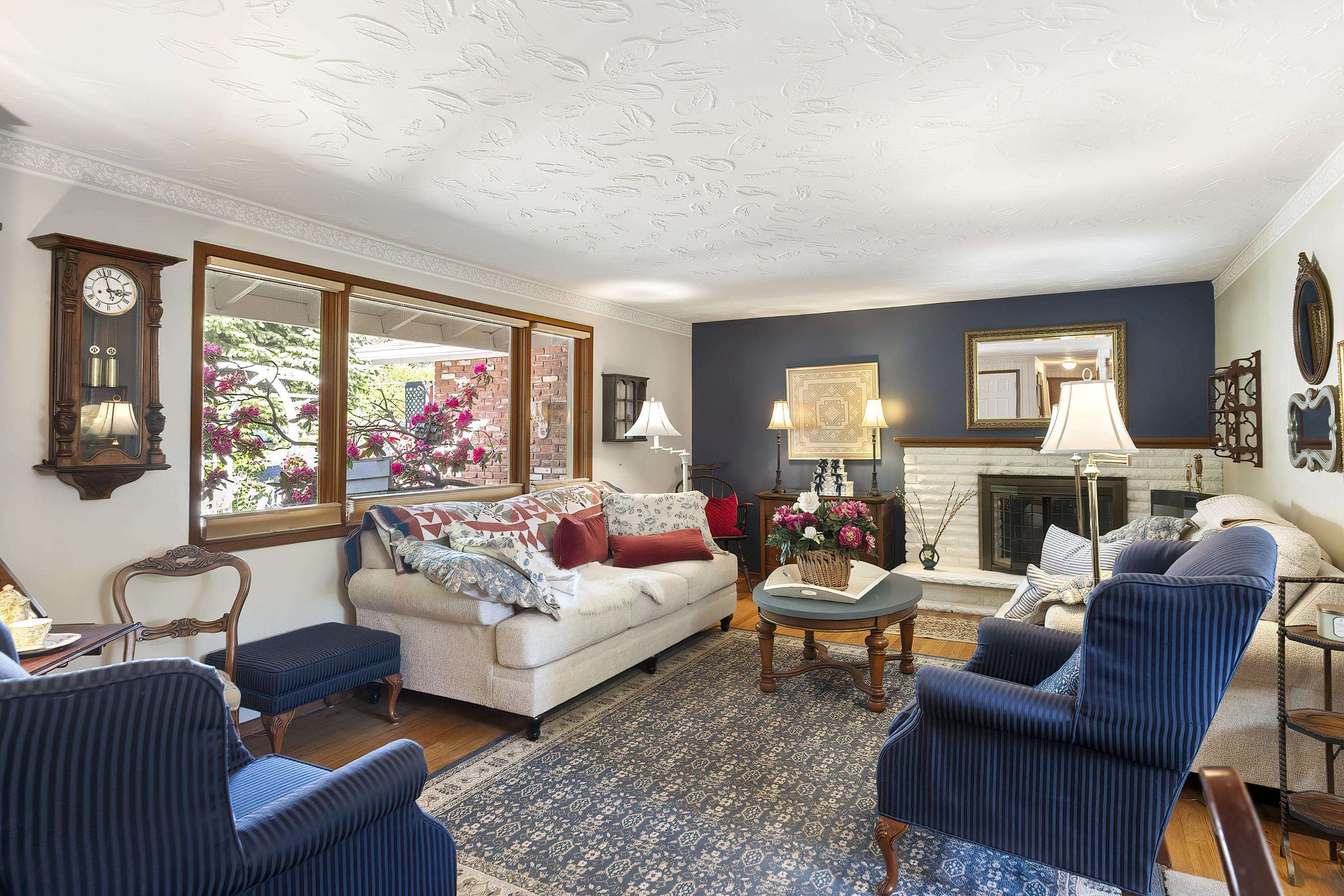 Property Photo:  2825 W Woodside Ave  WA 99208 