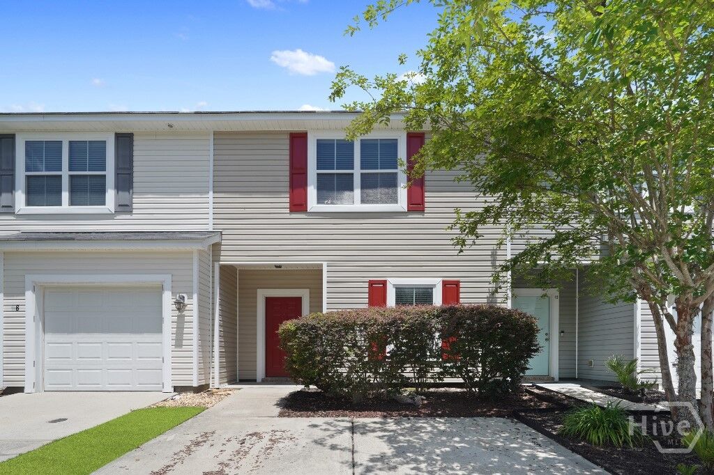 Property Photo: 10 Brown Thrasher Court GA 31407