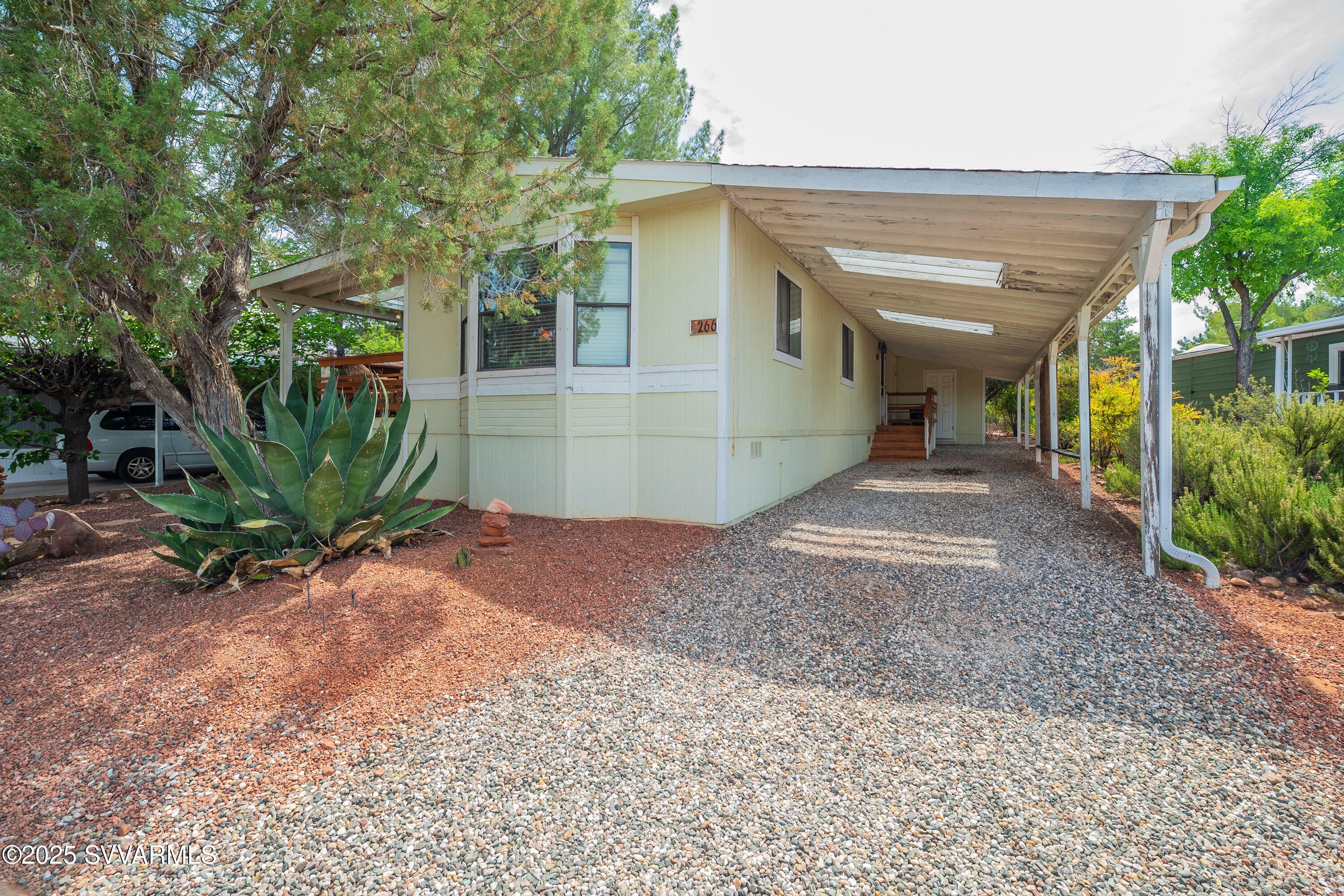 Property Photo: 6770 W State Route 89A 81 AZ 86336