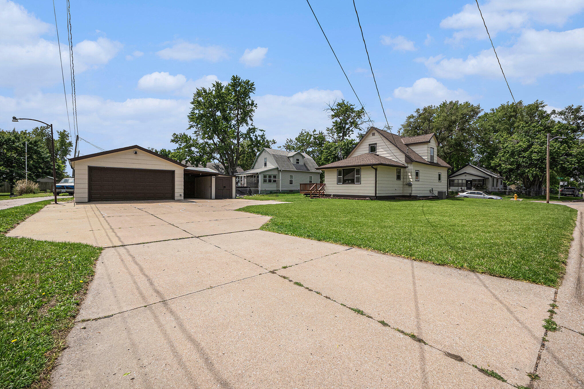 Property Photo: 2401 S 10th Street IA 51501