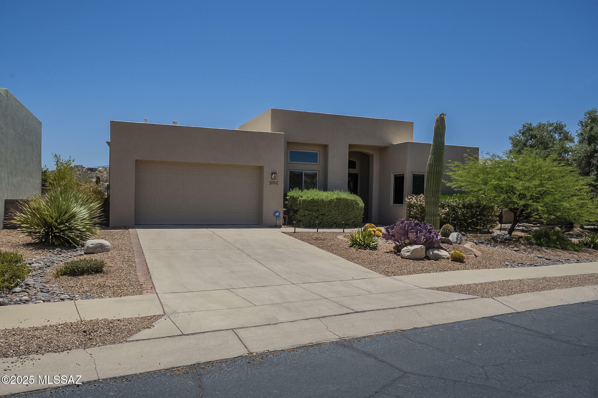 Property Photo: 4862 N Bonita Ridge Avenue AZ 85750