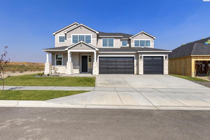 Property Photo: 2842 Sumac Ave WA 99352