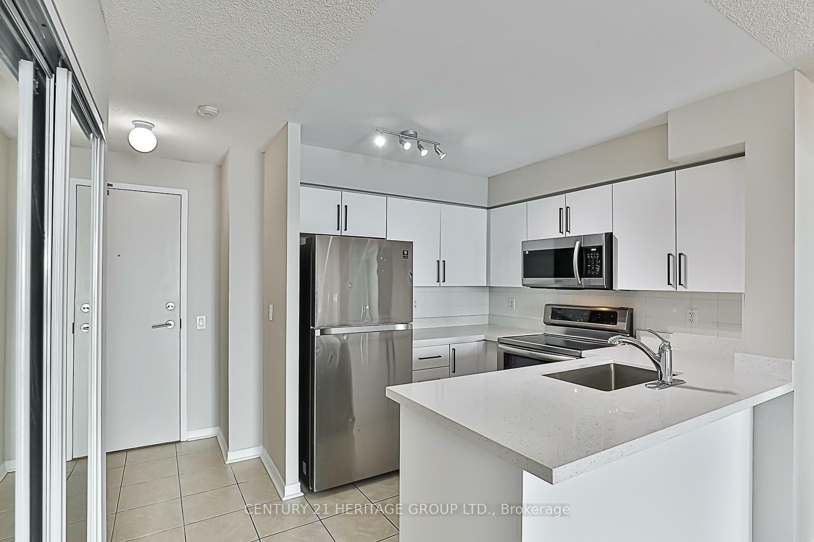 Property Photo: 23 Oneida Crescent 1207 ON L4B 0A2