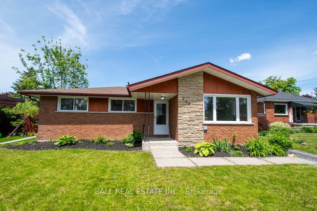 Property Photo: 286 Sunset Boulevard ON K9H 5L3