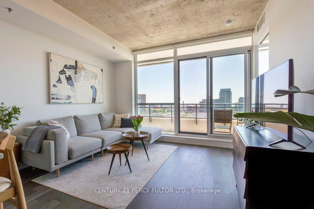 Photo de la propriété: 20 Minowan Miikan Lane 1307 ON M6J 0E5