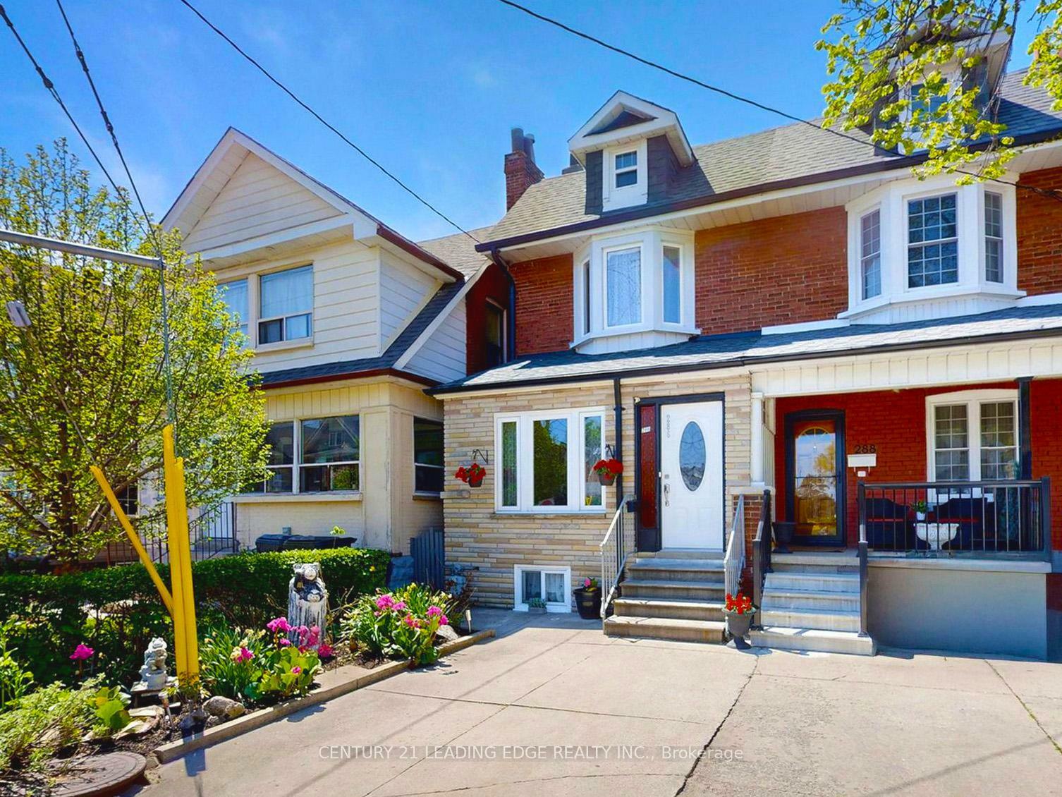 Photo de la propriété: 286 Glenholme Avenue ON M6E 3C8