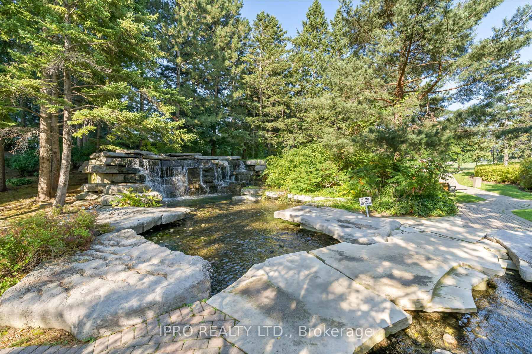 Property Photo:  22 Hanover Road 901  ON L6S 5K7 