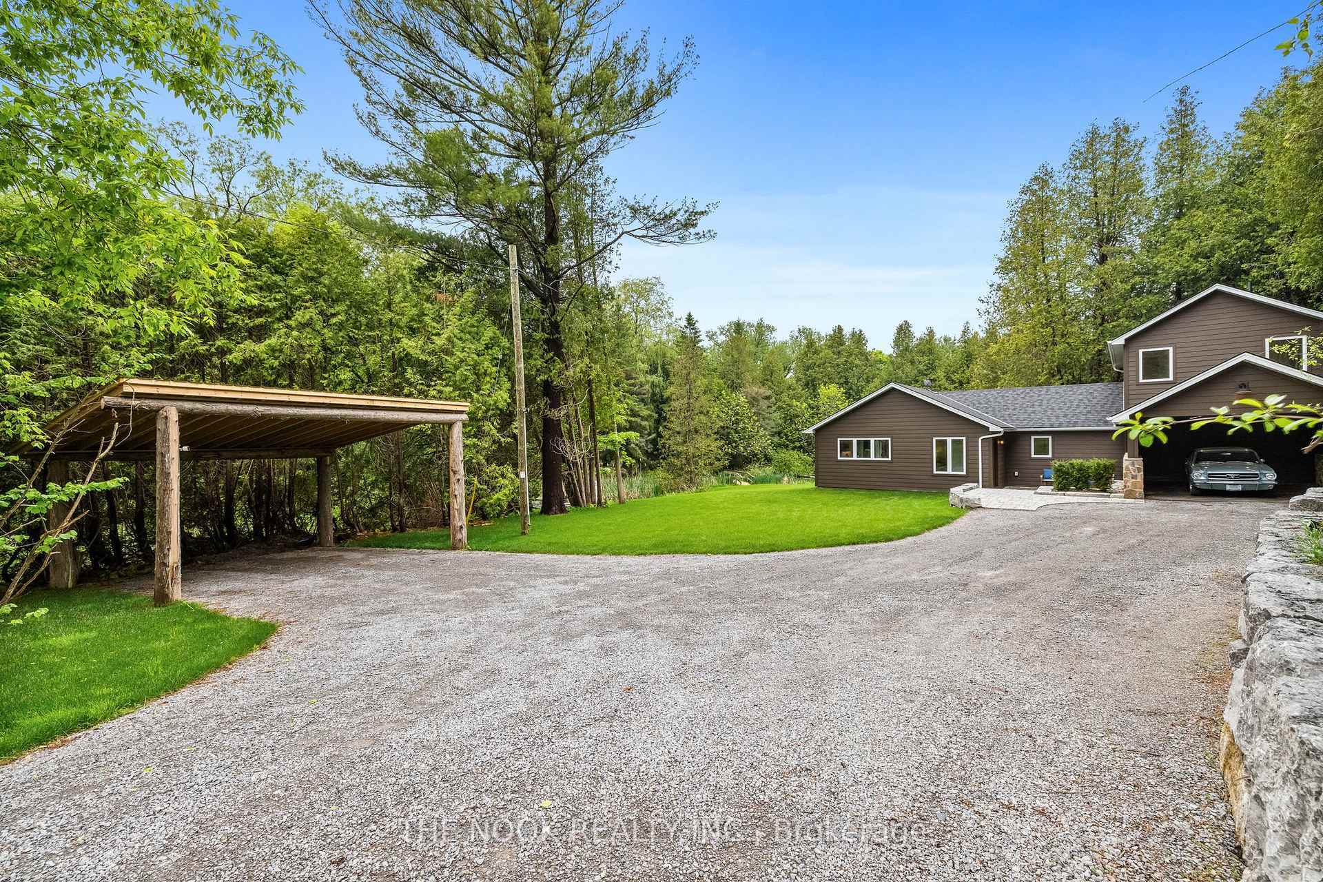 Property Photo: 662 Raglan Road W ON L1H 7K4