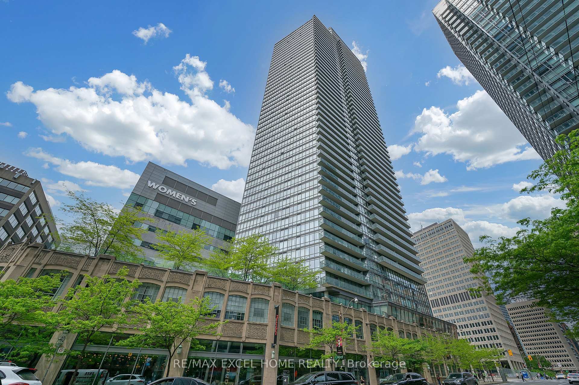 Property Photo: 832 Bay Street #2808 ON M5S 1Z6
