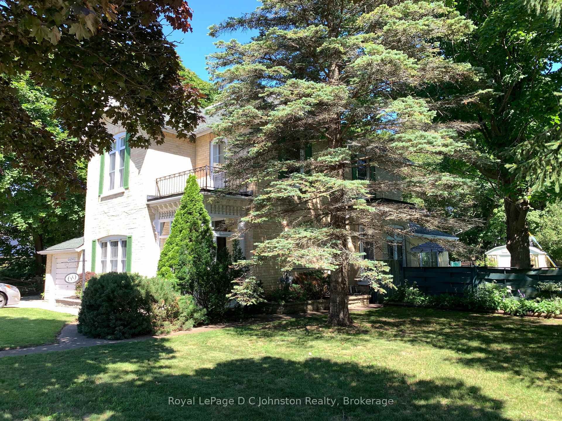 Property Photo: 69 Albert Street N ON N0H 2L0
