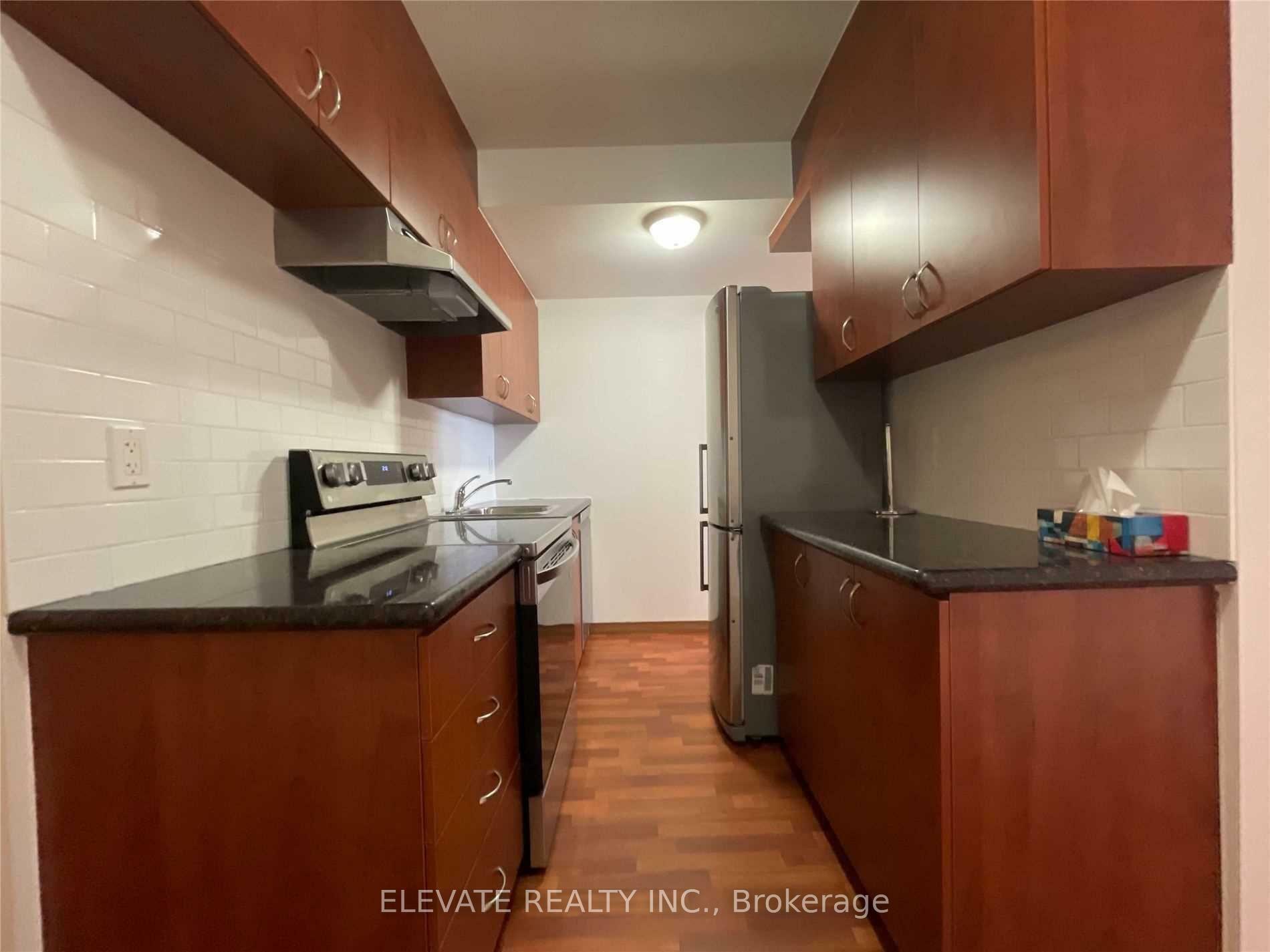 Property Photo: 15 Maplewood Avenue 903 ON M6C 4B4