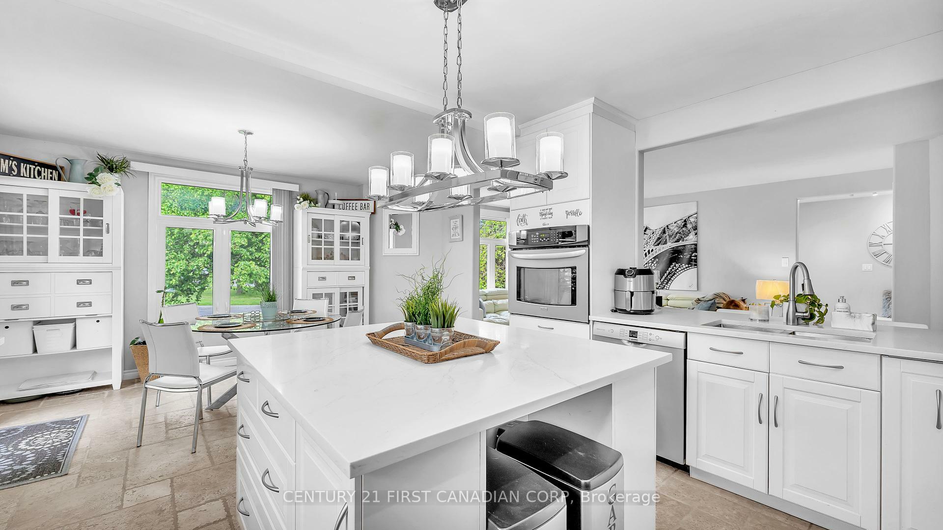 Property Photo: 608 Fox Mill Place ON N6J 2B2