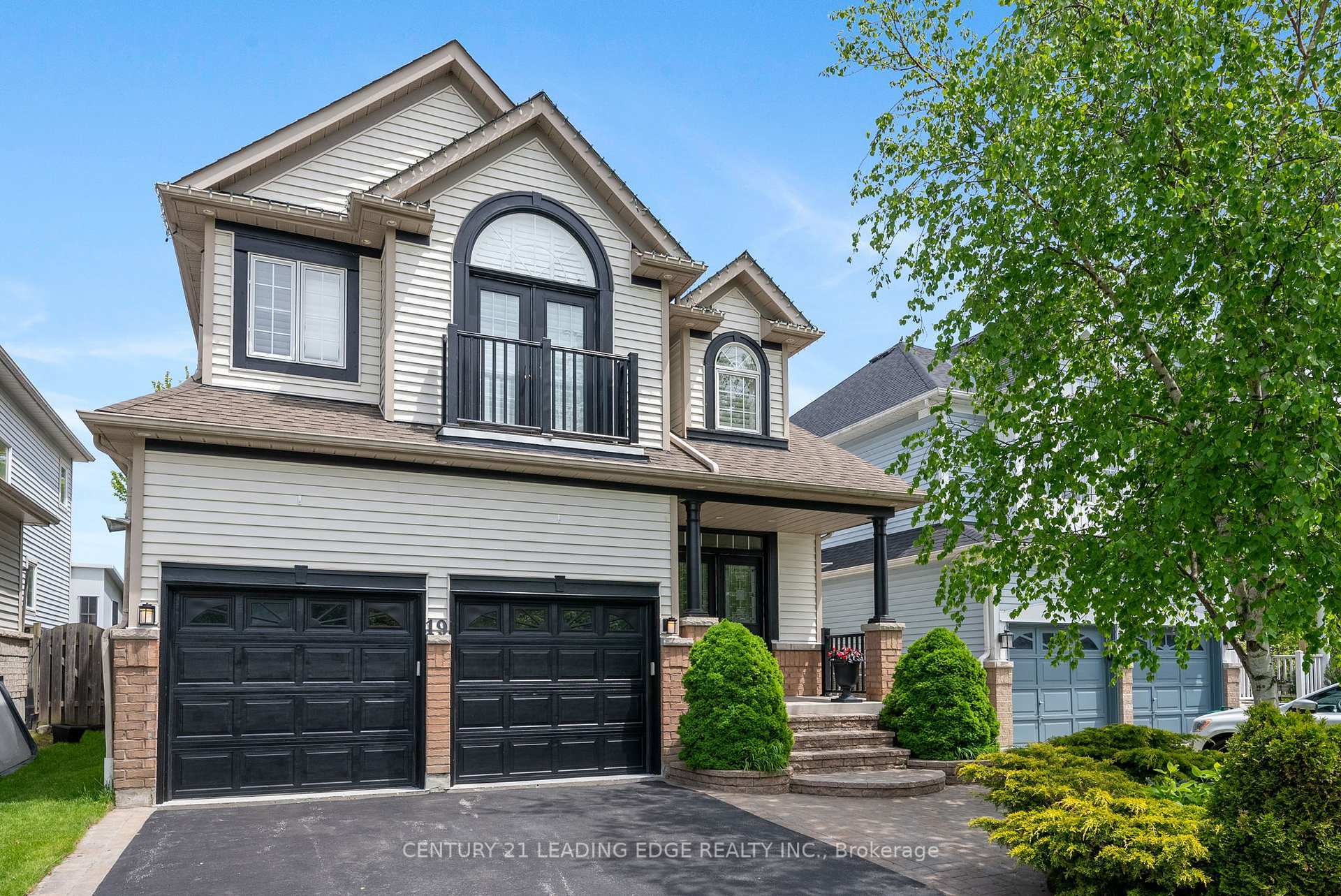 Property Photo: 19 Havenwood Place ON L1N 9V6