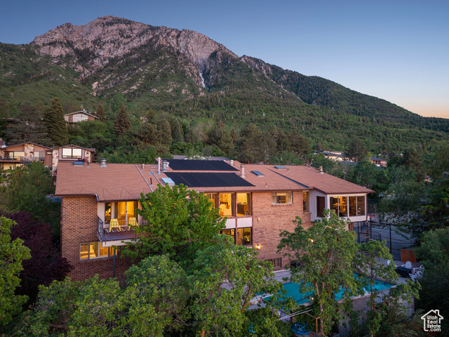 Property Photo: 4484 S Parkview Dr E UT 84124