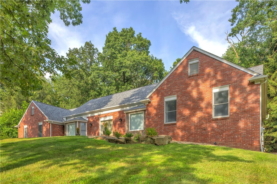 Property Photo: 3124 Antheo Ct PA 15668