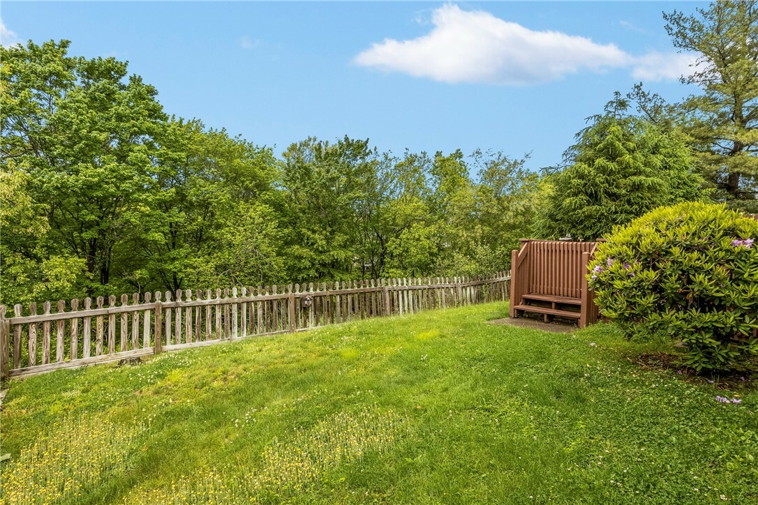 Property Photo: 2586 Grouse Ridge B PA 15090