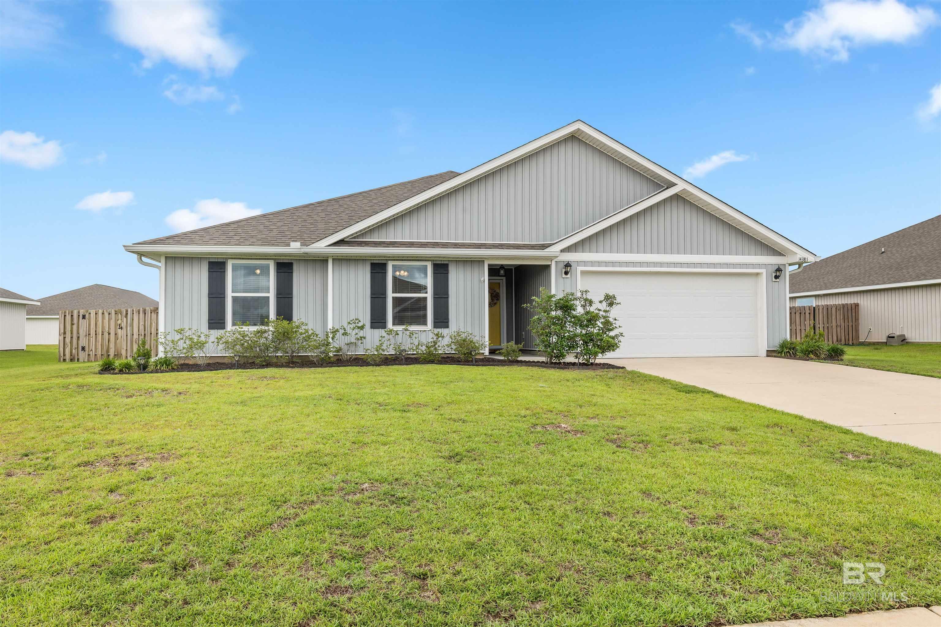 Property Photo: 14381 Headlands Lane AL 36535